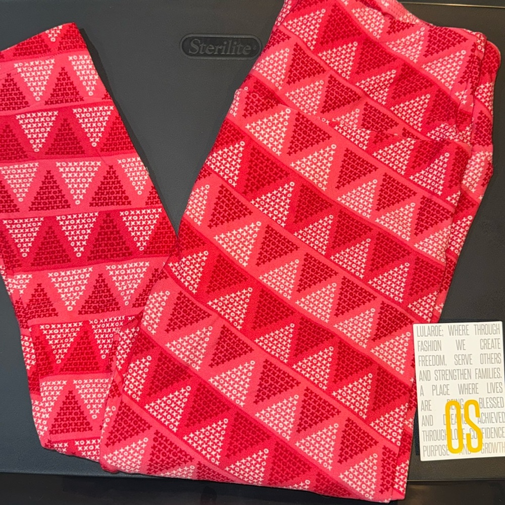 Valentine lularoe leggings OS
